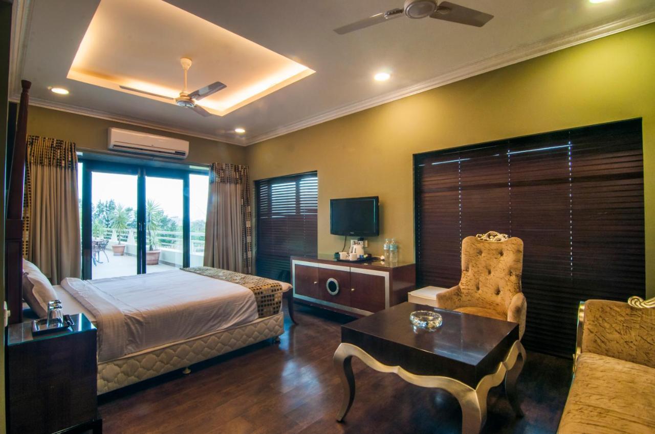 Jalsa Hotel & Banquets,Indore Bagian luar foto
