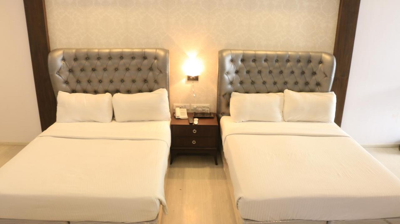Jalsa Hotel & Banquets,Indore Bagian luar foto