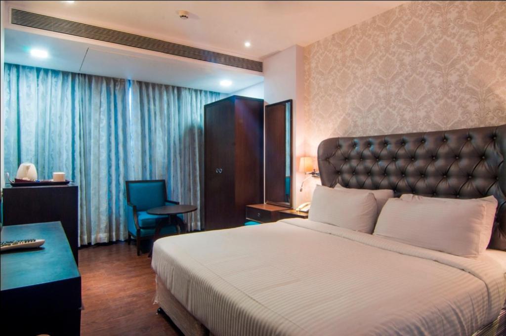 Jalsa Hotel & Banquets,Indore Bagian luar foto