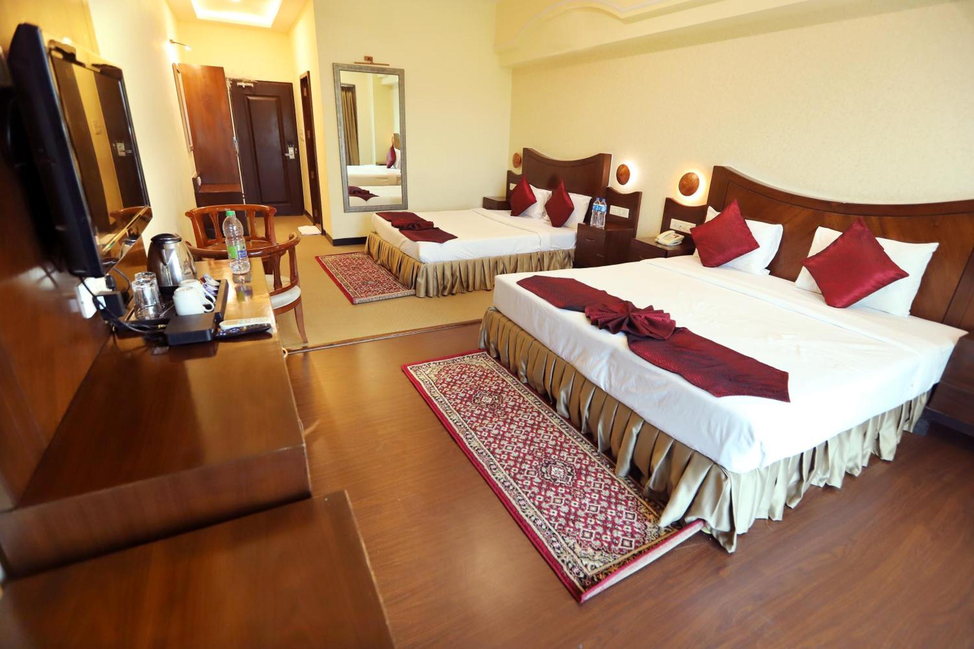 Jalsa Hotel & Banquets,Indore Bagian luar foto