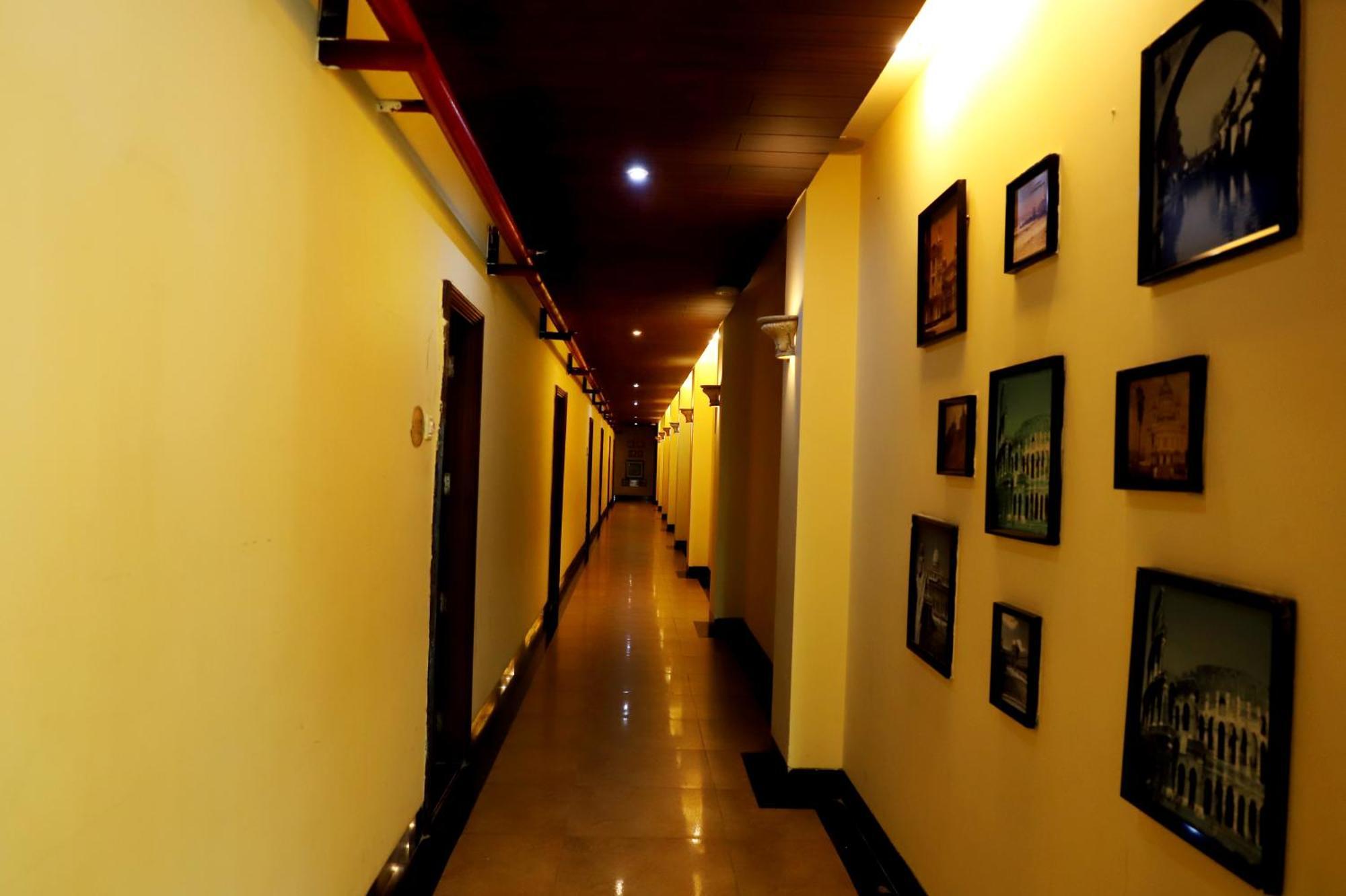 Jalsa Hotel & Banquets,Indore Bagian luar foto