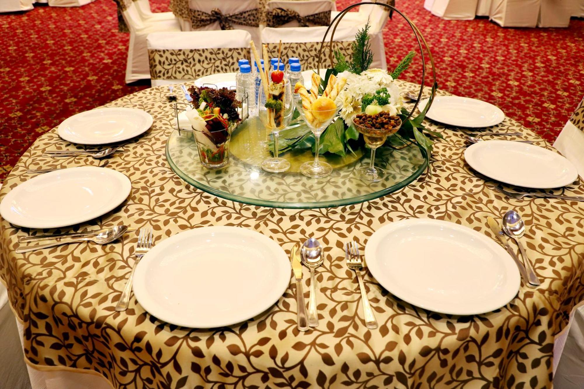 Jalsa Hotel & Banquets,Indore Bagian luar foto