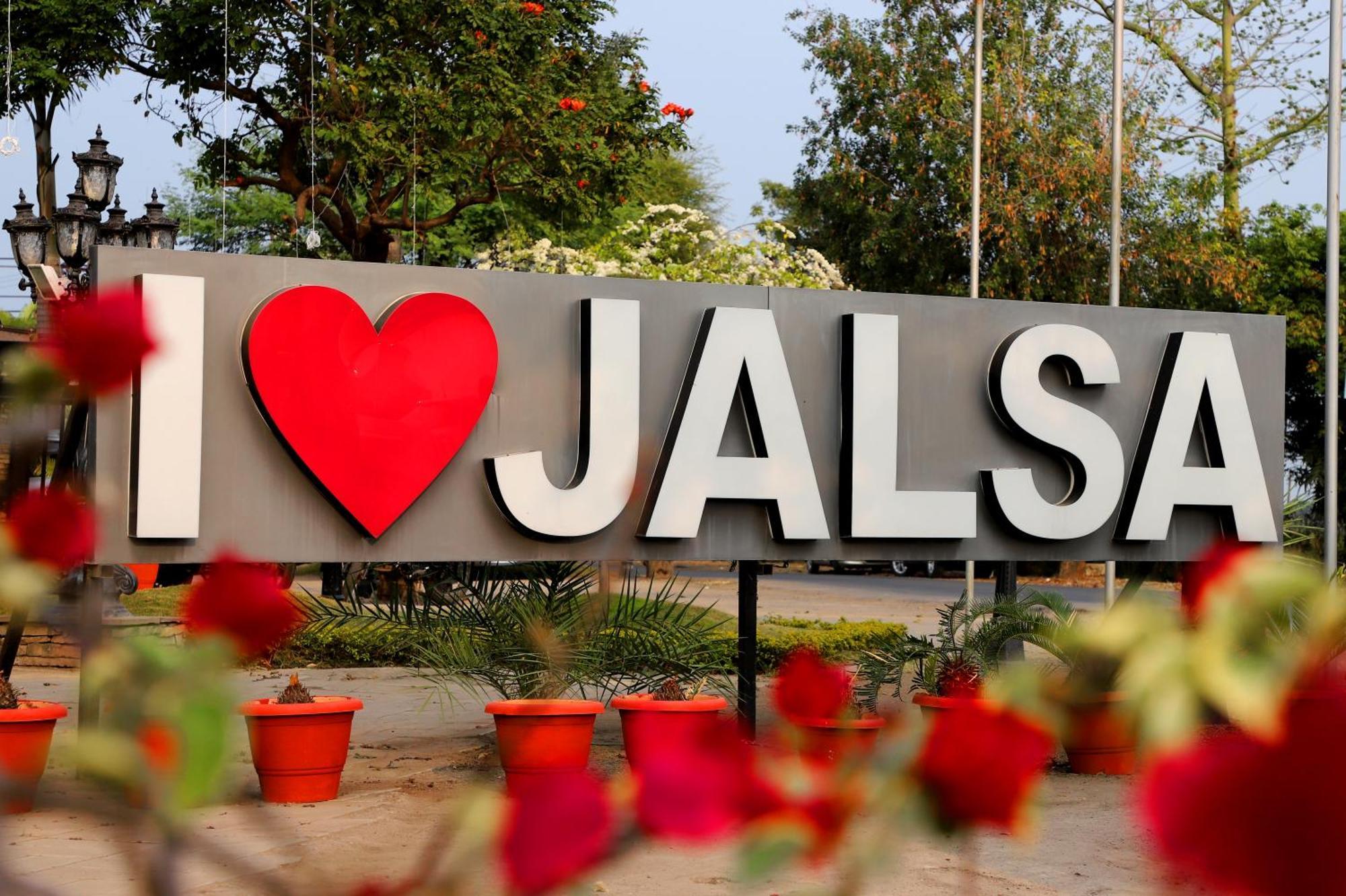 Jalsa Hotel & Banquets,Indore Bagian luar foto