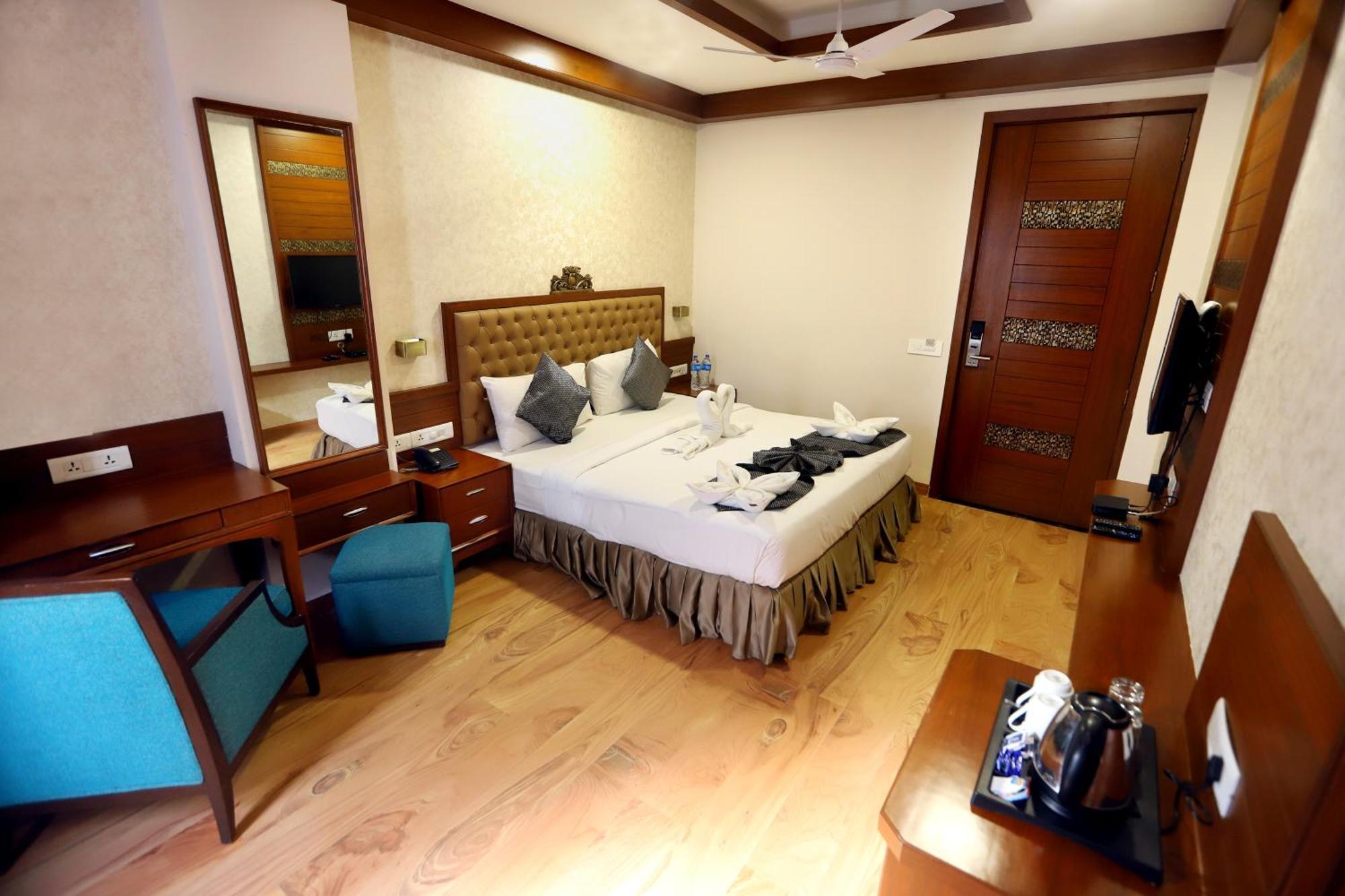 Jalsa Hotel & Banquets,Indore Bagian luar foto