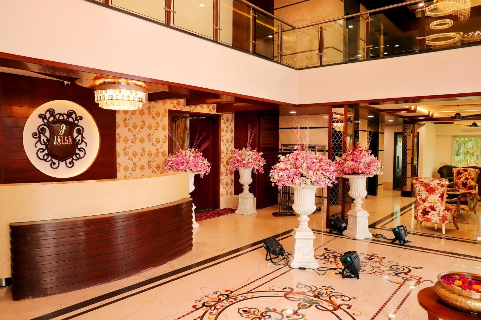 Jalsa Hotel & Banquets,Indore Bagian luar foto