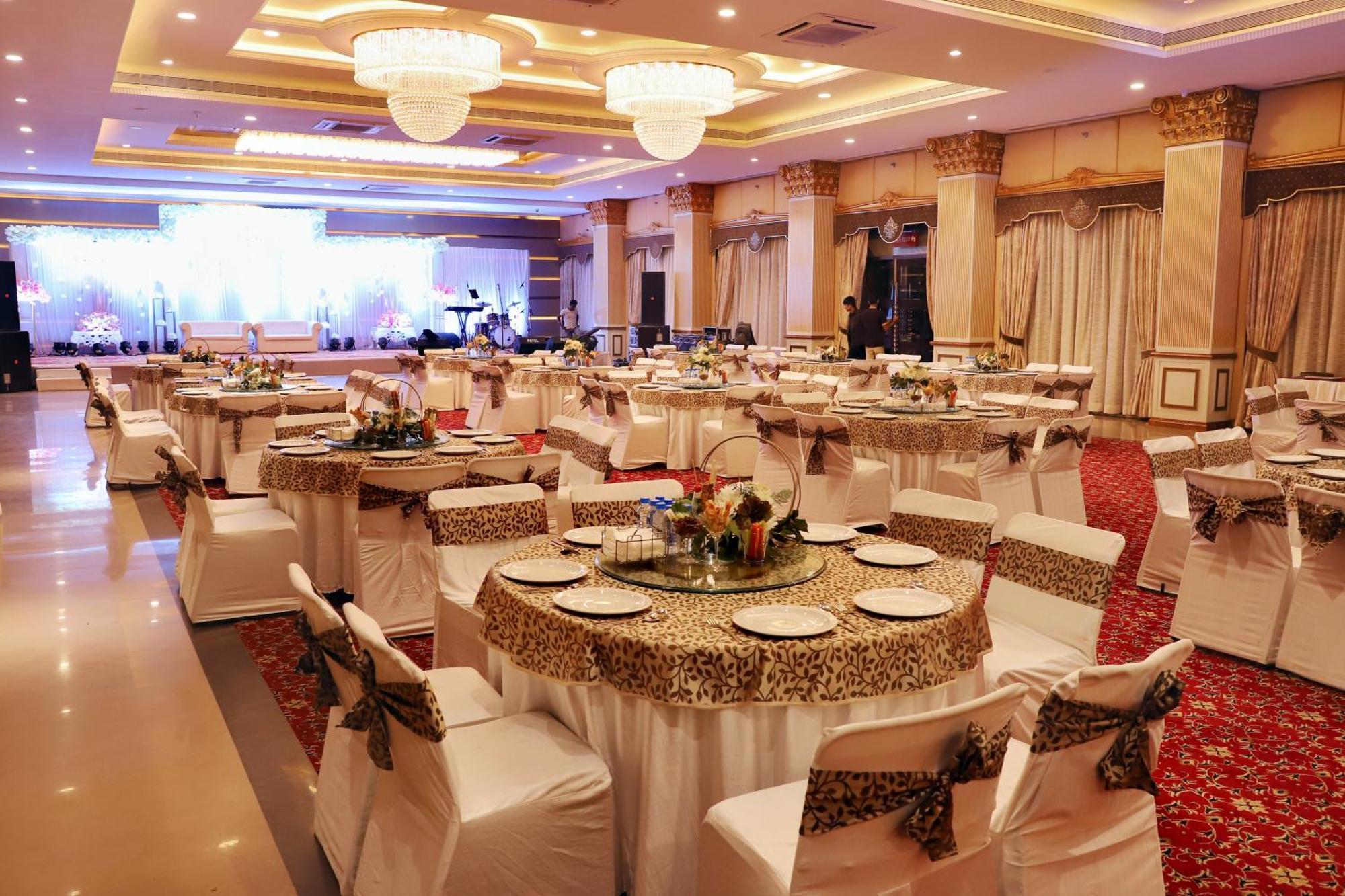 Jalsa Hotel & Banquets,Indore Bagian luar foto