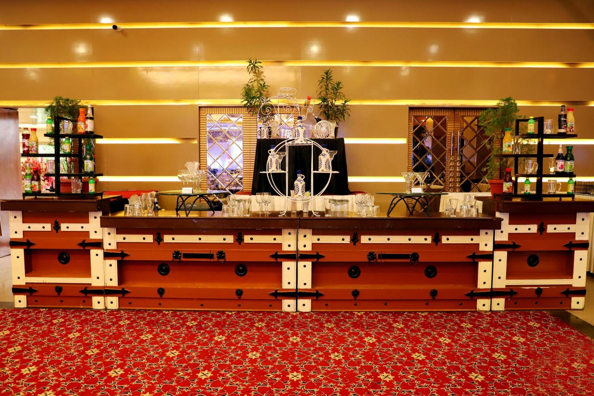 Jalsa Hotel & Banquets,Indore Bagian luar foto