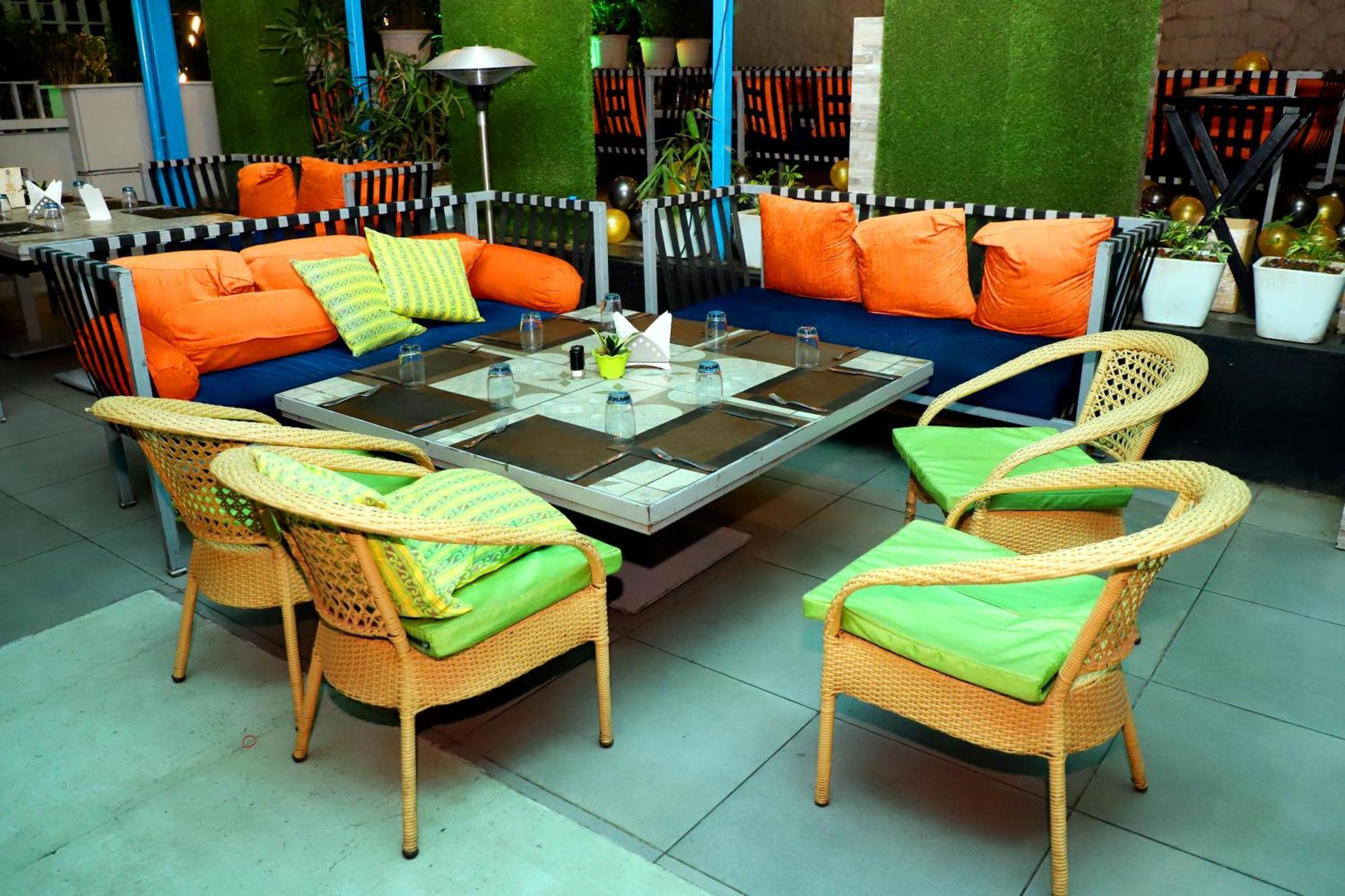 Jalsa Hotel & Banquets,Indore Bagian luar foto