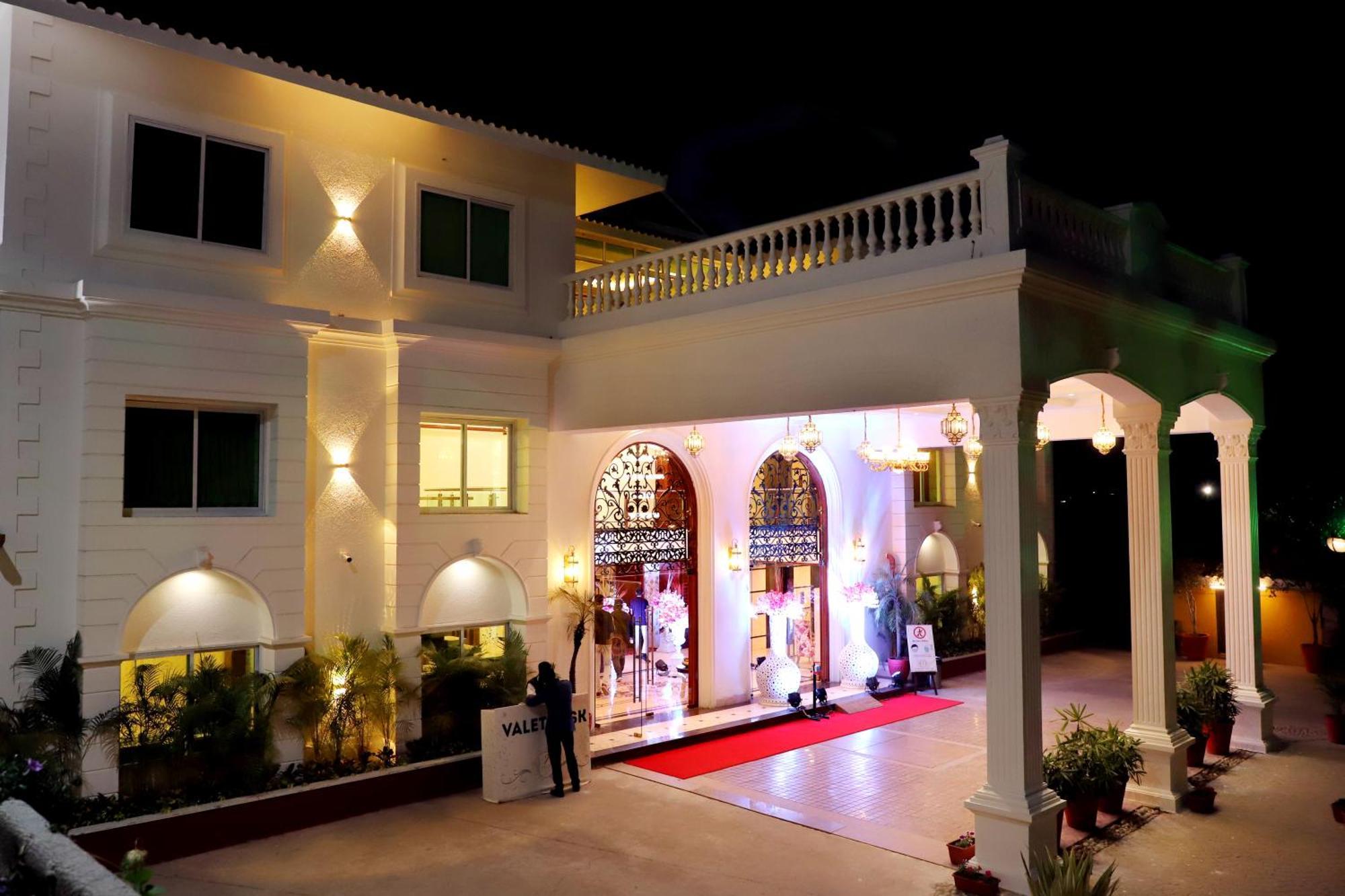 Jalsa Hotel & Banquets,Indore Bagian luar foto