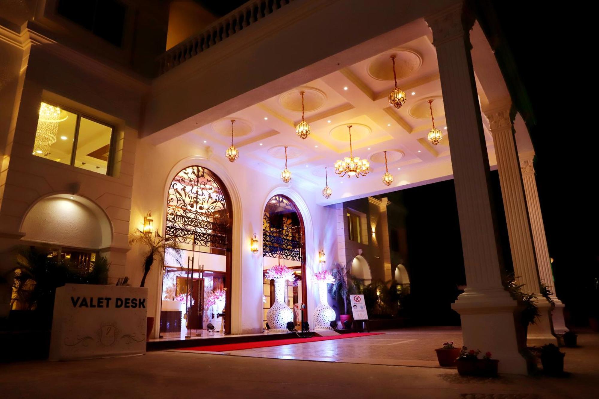 Jalsa Hotel & Banquets,Indore Bagian luar foto